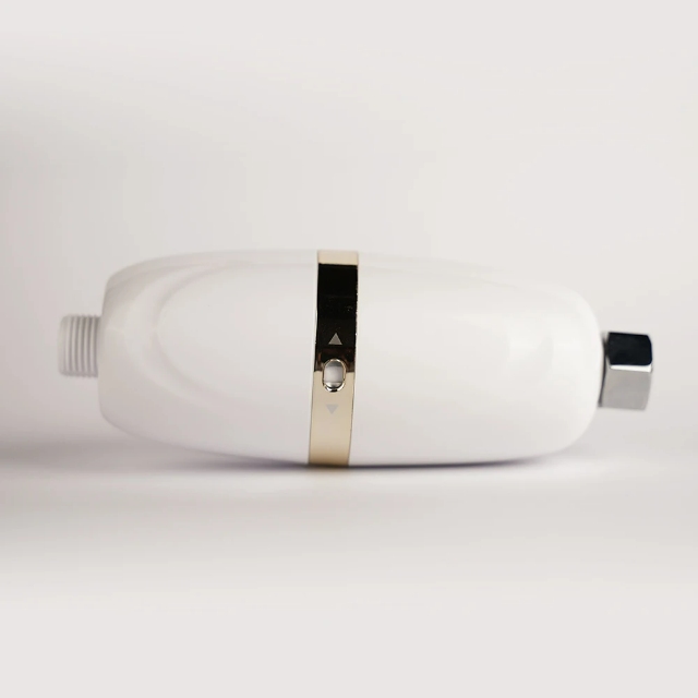 Inhibidor de incrustaciones de agua para bañarse sin cloro y prolongar el grifo de la ducha.